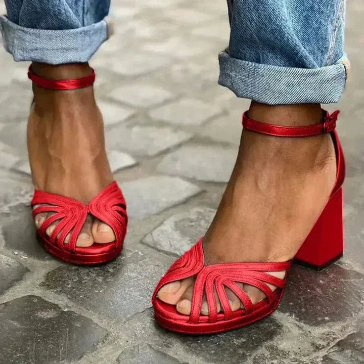 Vynarae | Classic Heels